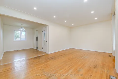 238 Cedar St, Cambridge, ON N1S 1W7