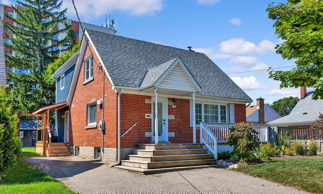 17 BELMONT Ave, Kitchener, ON N2M 4B8
