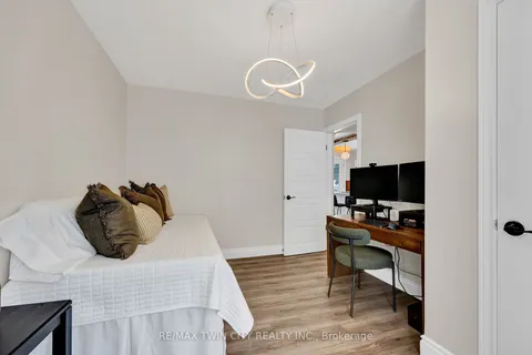 17 BELMONT Ave, Kitchener, ON N2M 4B8