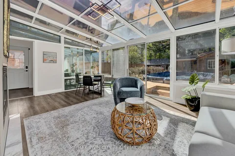 17 BELMONT Ave, Kitchener, ON N2M 4B8