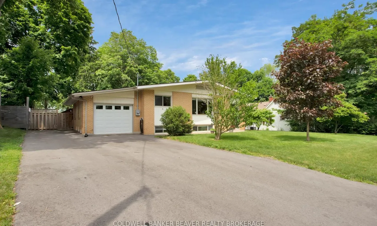 5 Wellington St, Middlesex Centre, ON N0L 1E0