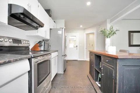 5 Wellington St, Middlesex Centre, ON N0L 1E0