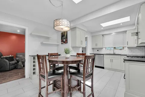 51 Barrett Cres, London, ON N6E 1T4