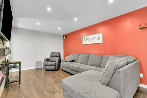 51 Barrett Cres, London, ON N6E 1T4