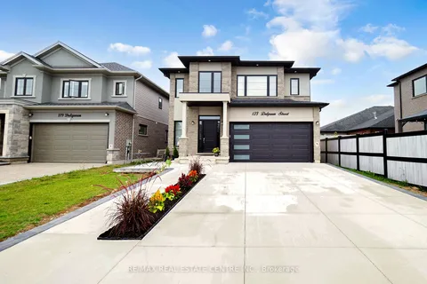 123 Dulgaren St, Hamilton, ON L8W 3J5