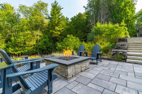 809 Avenue Rd, Cambridge, ON N1R 5S4