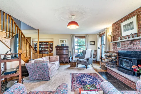 162 Grasshill Rd, Kawartha Lakes, ON K0M 2T0