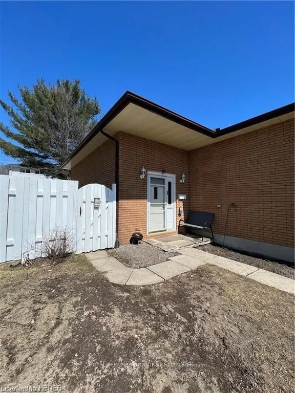 88 Beverly Road, ON P1B 7P8