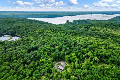 24 Ruby Lane, Huntsville, ON P0B 1M0