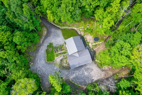 24 Ruby Lane, Huntsville, ON P0B 1M0