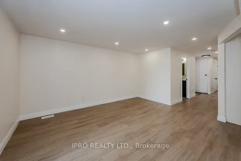 567 HALBERSTADT Circ, Cambridge, ON N3H 5J5