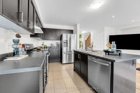 49 Waterbridge St, Hamilton, ON N3L 0N2