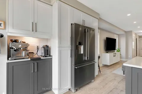 185 Rochefort St, Kitchener, ON N2R 0N1