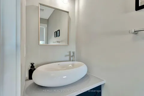 185 Rochefort St, Kitchener, ON N2R 0N1