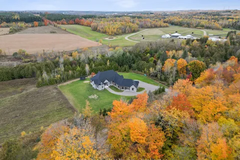 9042 Sideroad 10 Rd, Erin, ON L7J 2L8