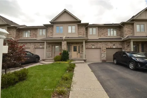 205 Tanglewood Dr, Hamilton, ON L0R 1C0