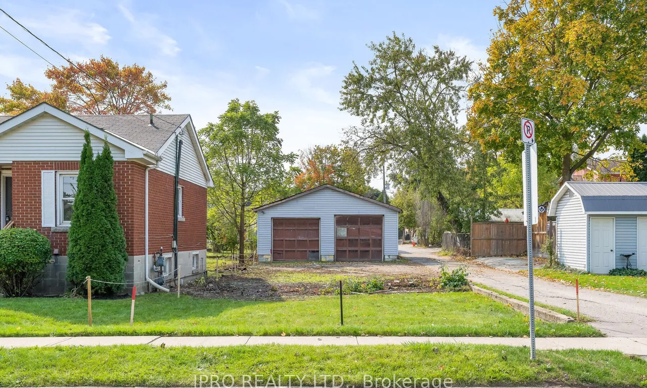 9 Lawrence Ave, Guelph, ON N1E 5Y4