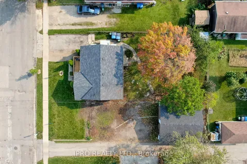 9 Lawrence Ave, Guelph, ON N1E 5Y4