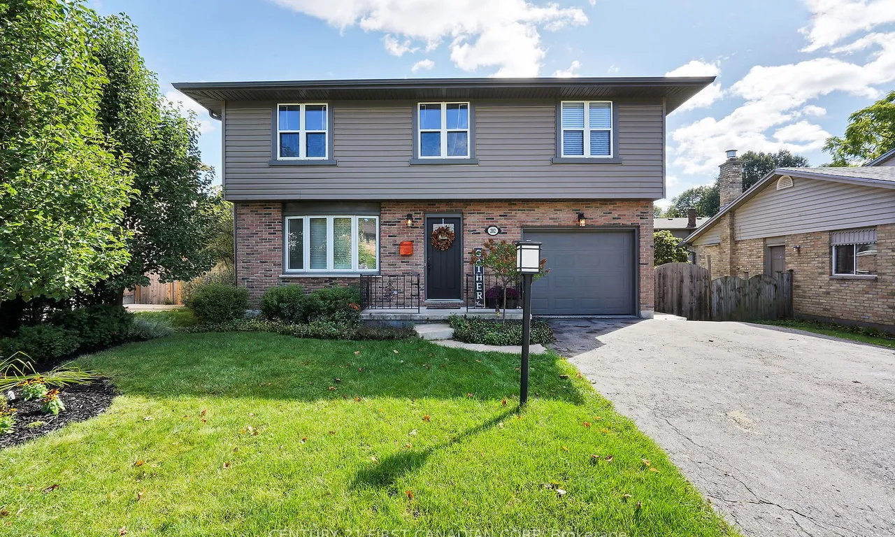 202 Millbank Dr, London, ON N6C 4W1