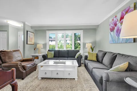 202 Millbank Dr, London, ON N6C 4W1