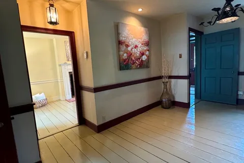 247 Main St, Kingston, ON K7K 5S5