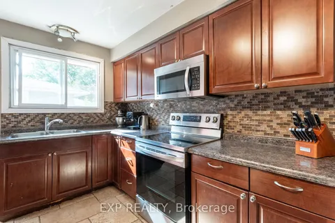 167 Baffin Rd, London, ON N5V 1G2