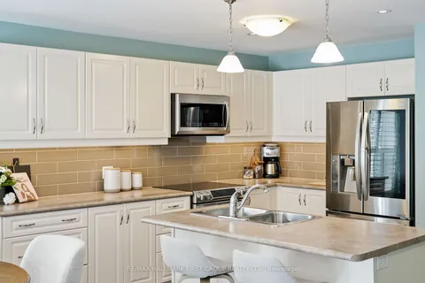 21 Greenaway Circ, Port Hope, ON L1A 0B9