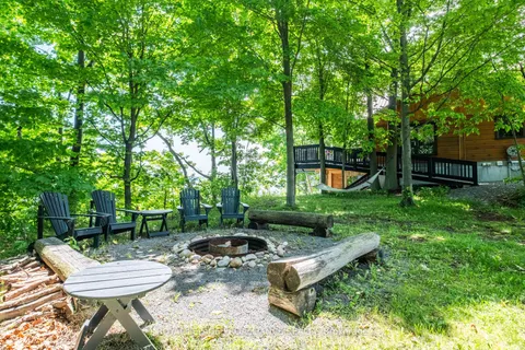 1843 Highway 95, Frontenac Islands, ON K0H 2Y0