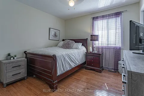 77 Woodvale Dr, Thames Centre, ON N0L 1G3