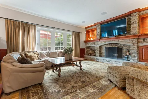 73 Lemon St, Guelph, ON N1E 2H4