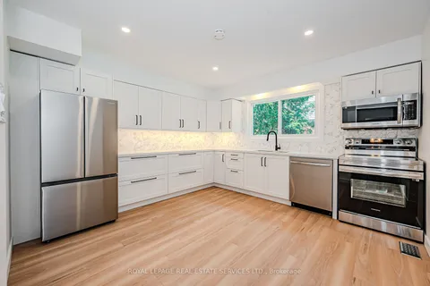 87 Lottridge St, Hamilton, ON L8L 6V1