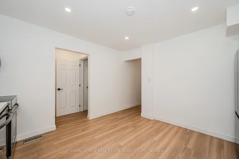 87 Lottridge St, Hamilton, ON L8L 6V1