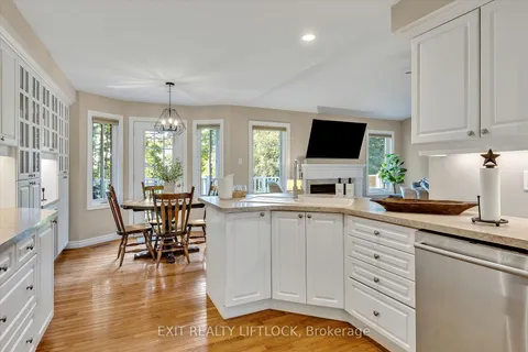 7 Hillview Dr, Kawartha Lakes, ON K0M 1A0