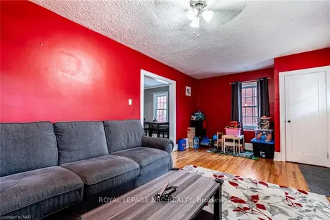 93 Griffith St, Welland, ON L3B 4G6