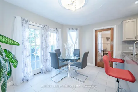 41 Jadestone Crt, Kitchener, ON N2A 3X7