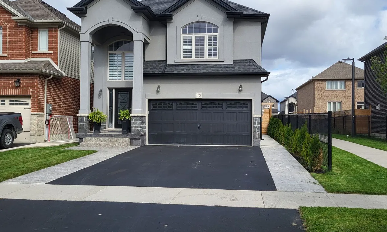 50 Fairgrounds Dr, Hamilton, ON L0R 1C0