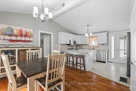 9 Simeon St, Prince Edward County, ON K0K 2T0