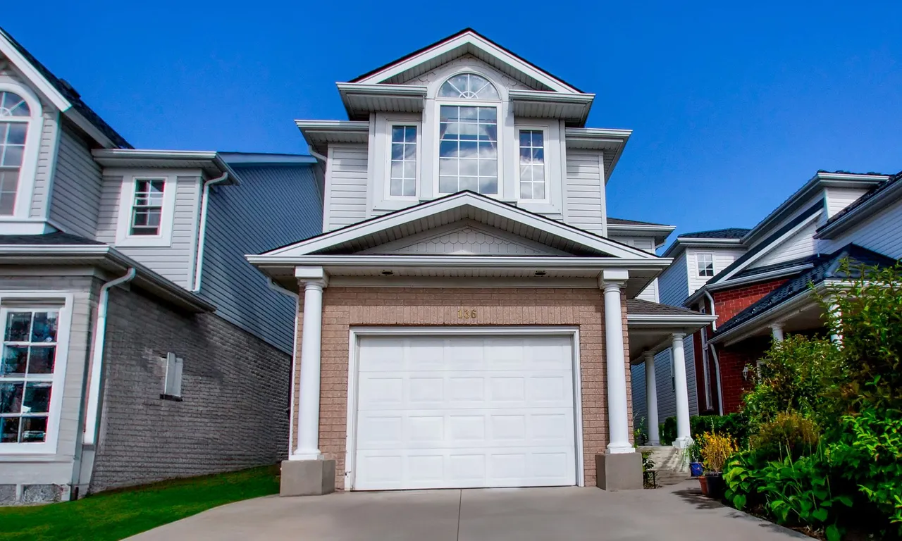 136 Hay Cres, Cambridge, ON N1P 1H7