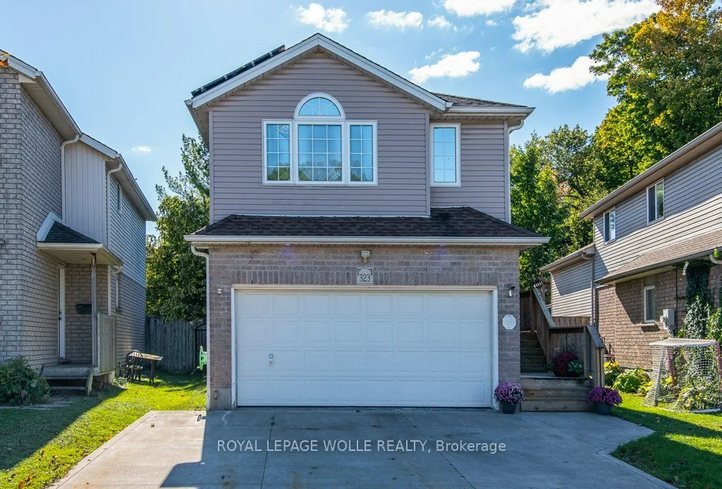 323 Pastern Tr, Waterloo, ON N2K 4E1