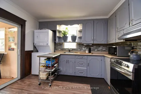 122 Clara St, Thorold, ON L2V 1K1