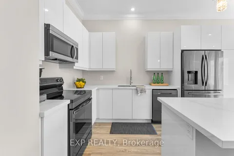 1030 Hansler Rd, Welland, ON L3C 7H7