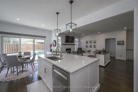 132 Greyrock Cres, London, ON N5Y 6L5