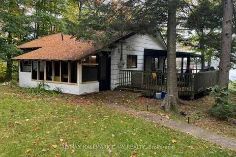 51 Bayside Dr, McMurrich/Monteith, ON P0A 1Y0