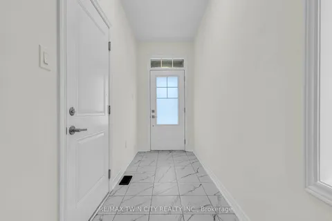 10 Birmingham Dr, Cambridge, ON N1R 0C6