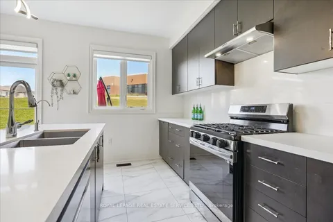 81 Granite Ridge Tr, Hamilton, ON L8B 1Y6