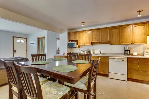 467 Simcoe St, Warwick, ON N0M 2S0