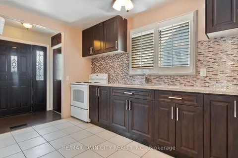 28 Frank St, Brantford, ON N3T 5C9