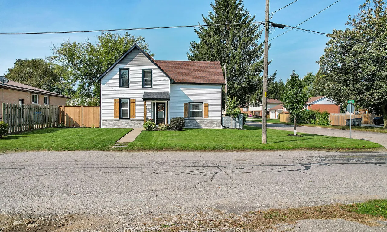 526 DEWAN St, Strathroy-Caradoc, ON N7G 3C7