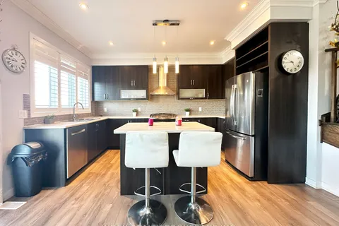 268 Crafter Cres, Hamilton, ON L8J 0J2