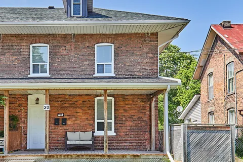 20 Queen St, Kawartha Lakes, ON K9V 1E9